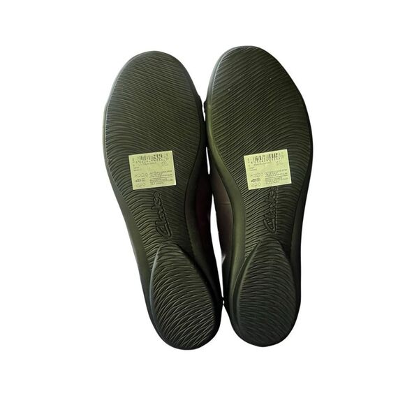 Collection by Clark’s navy flats. Size 7 - Picture 7 of 7